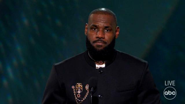 开云体育下载-不退役！詹姆斯：你们是幸运的，那一天还没到来