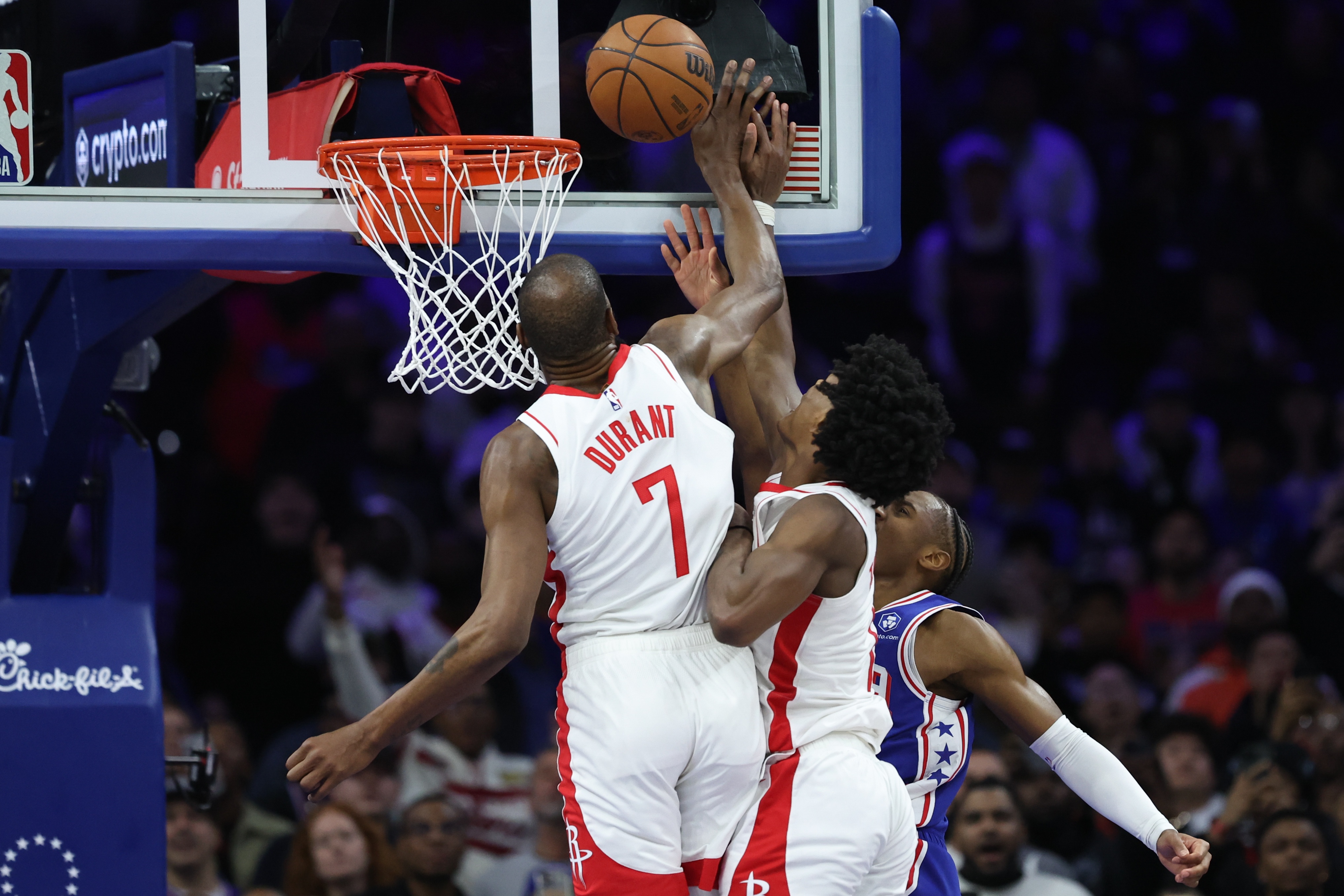 kaiyun.com-丢掉一半罚球！因漏判逃过一劫 但基本功糟糕还是让火箭输掉比赛