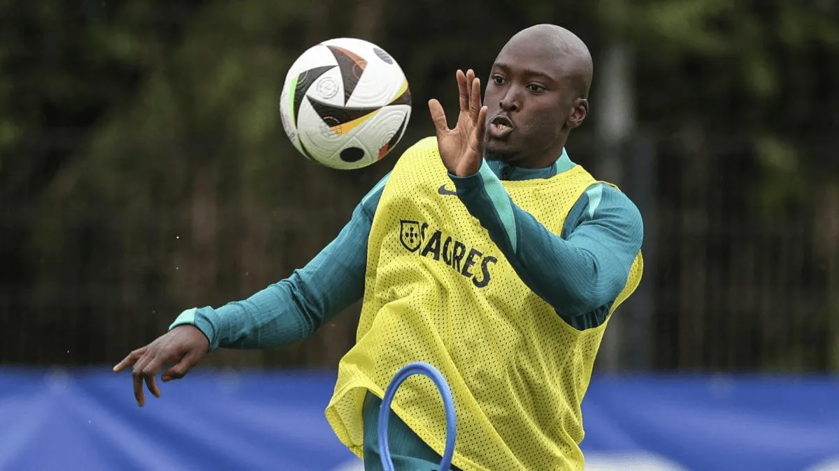 开云APP-FM：吉达联合想要跟贝尔温和佩雷拉续约，球员愿继续效力