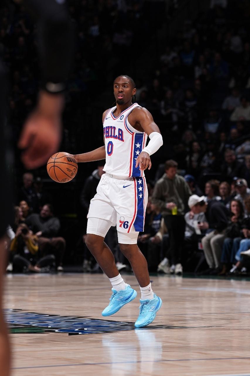 戈贝尔禁赛！马克西39+8助攻76人大胜森林狼 华子28+9